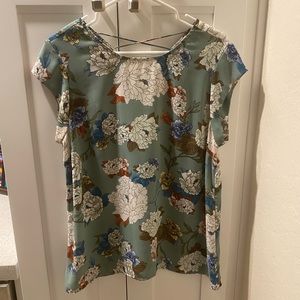 DR2 Green Floral Blouse Size Large